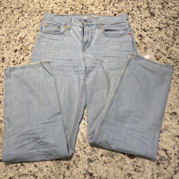 Low Pro Levi’s - Picture 2 of 7